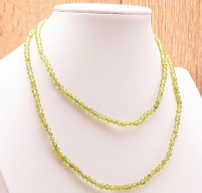 Collier Scintillant pierres facetées Péridot  (4mm)  